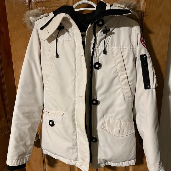 Canada goose white Montebello parka women’s/youth XS dry cleaned,excellent cond - Picture 4 of 8